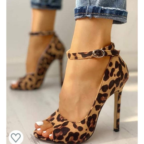 Leopard print stilettos w/ ankle strap - Picture 2 of 4